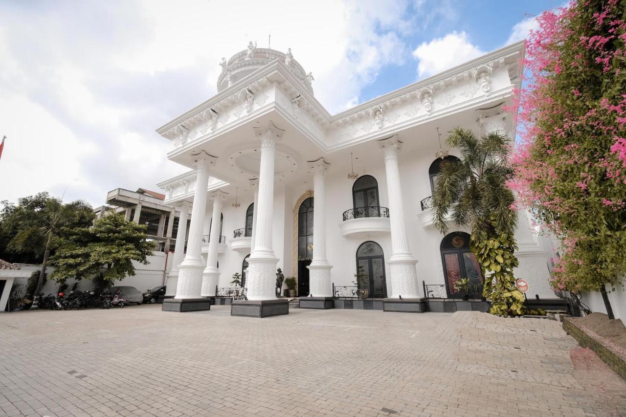 The Grand Palace Hotel Yogyakarta Exterior photo