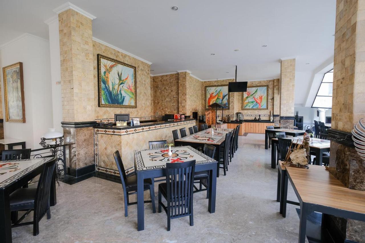 The Grand Palace Hotel Yogyakarta Exterior photo