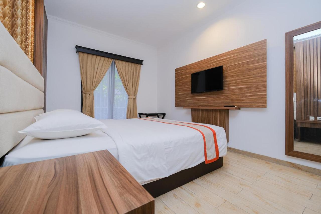 The Grand Palace Hotel Yogyakarta Exterior photo