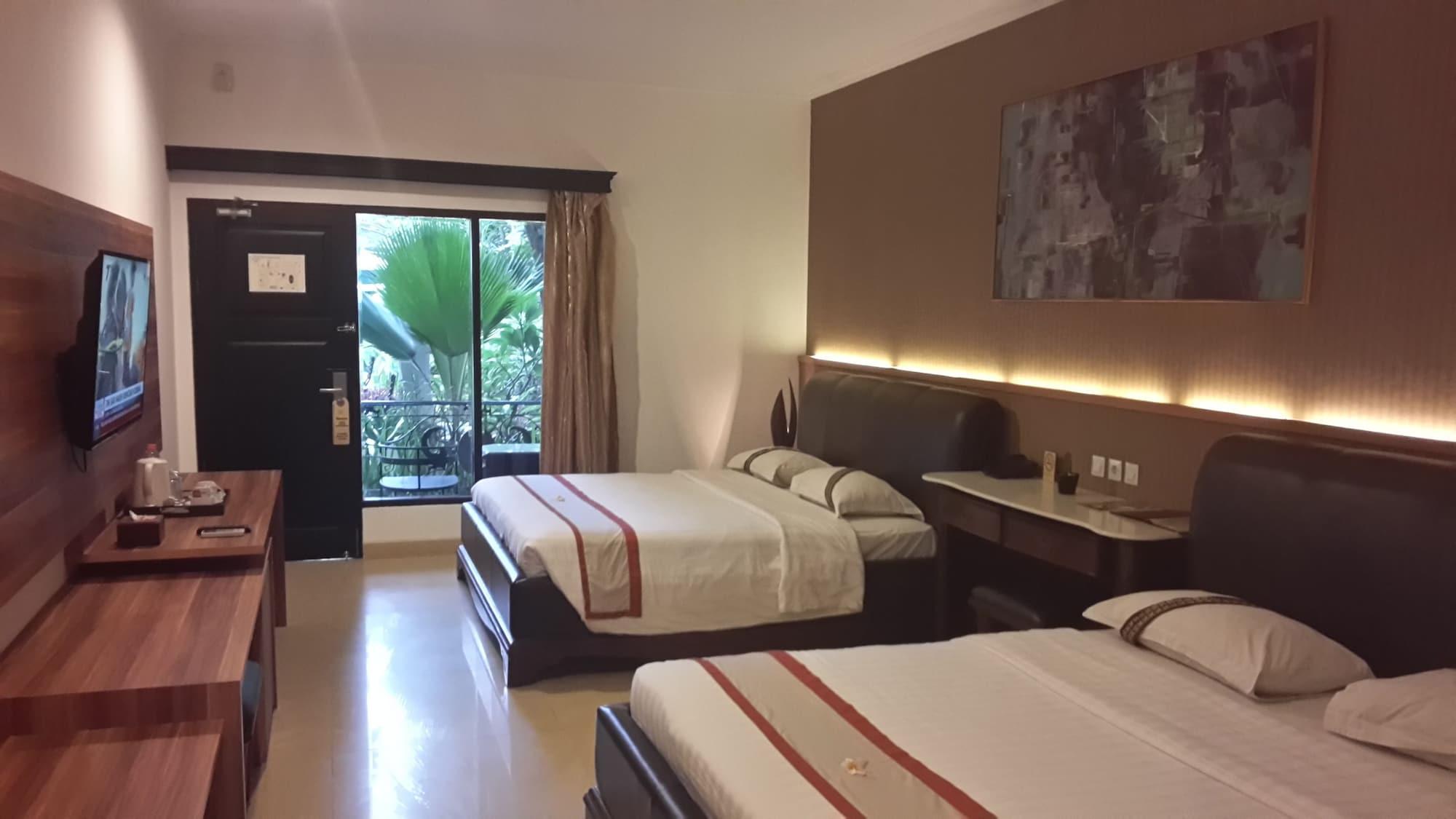 The Grand Palace Hotel Yogyakarta Exterior photo