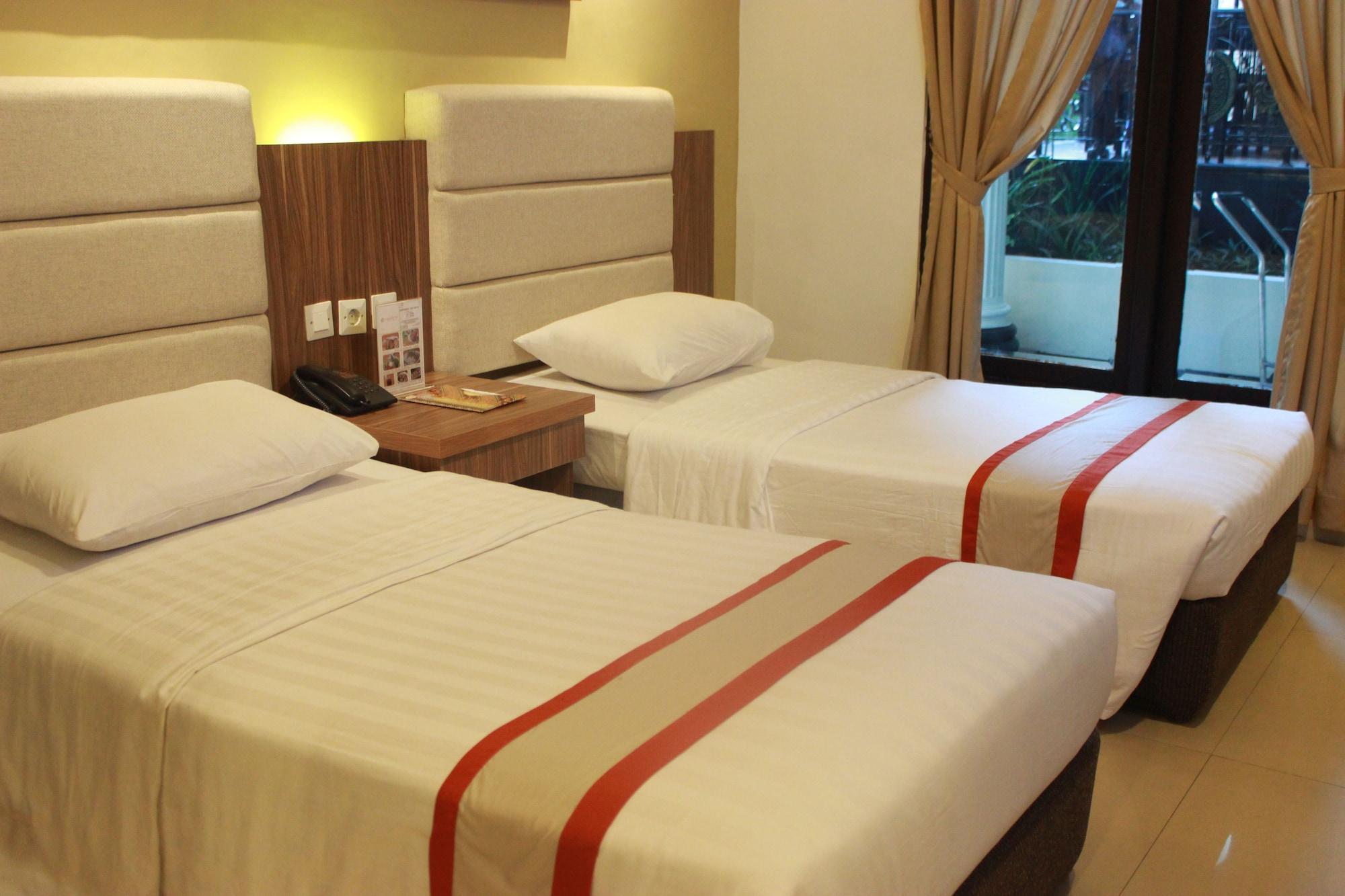 The Grand Palace Hotel Yogyakarta Exterior photo